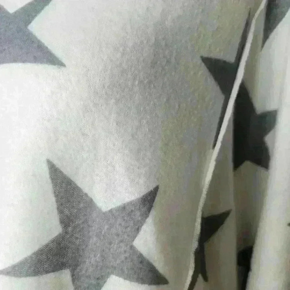 Altar'd State women's oversized white and gray star blouse dolman sleeve medium - Picture 4 of 6